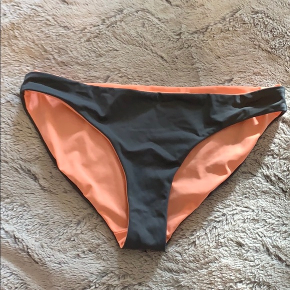 NWOT reversible bikini bottom - Picture 1 of 4